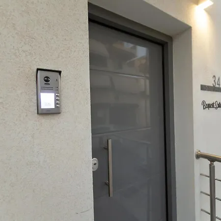 Bequest Luxury شقة Corinth