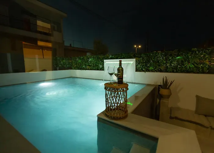 Bequest Luxury Apartament